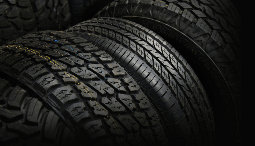Diferença entre pneus off-road e on-road.